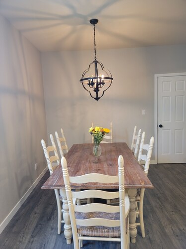 Centrally Located Guest House only 25 mins to ski resorts and hot Springs