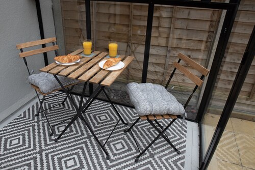 Charming 2 bedroom town house