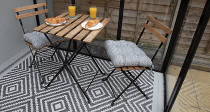 Charming 2 bedroom town house