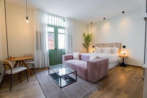 Iron/ironing board, free WiFi, bed sheets - Design studio with pool, rooftop and colonial patio Mari2 (Ciudad de Panamá)