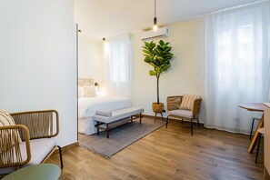 1 habitación, tabla de planchar con plancha, wifi gratis y ropa de cama 