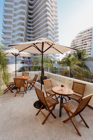 ลานระเบียง/นอกชาน