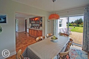 Dining - Cappanaparka (Beara)