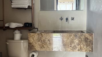 Grand Apartment | Bathroom