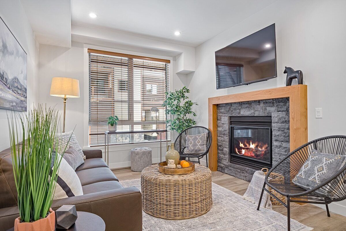 Luxurious Vacation Apartment  / Mountain Scenery - Canmore