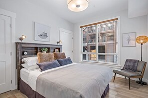 1 dormitorio, tabla de planchar con plancha, wifi y ropa de cama