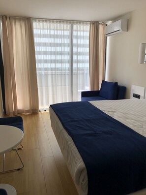 1 chambre, fer et planche à repasser, Wi-Fi, literie fournie