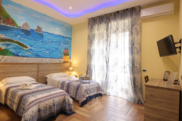 Exclusive Room (Capri) | Memory foam beds, individually decorated, desk, free WiFi - L'Ammor e Napule (Naples)