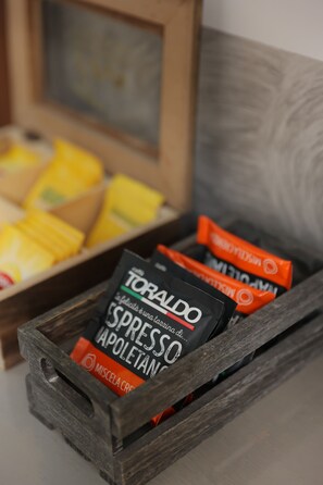 Flat-screen TV - L'Ammor e Napule (Naples)