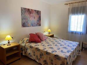 1 makuuhuone, silitysrauta/-lauta, internet