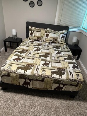 2 bedrooms, desk, free WiFi, bed sheets