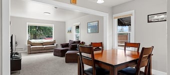 Cozy Cowboy Cabin in Polson: Historic Charm, Modern Comfort Near Flathead Lake