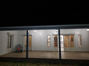 Exterior - Spacieuse Villa, Ensoleillée, Espace Boisé, 10 Minutes des Plages (Le Gosier)