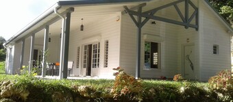 Spacieuse Villa, Ensoleillée, Espace Boisé, 10 Minutes des Plages