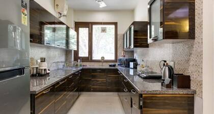 Cozy Getaway: Clean and modern