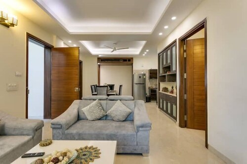 Cozy Getaway: Clean and modern!!!    Breakfast Included !!