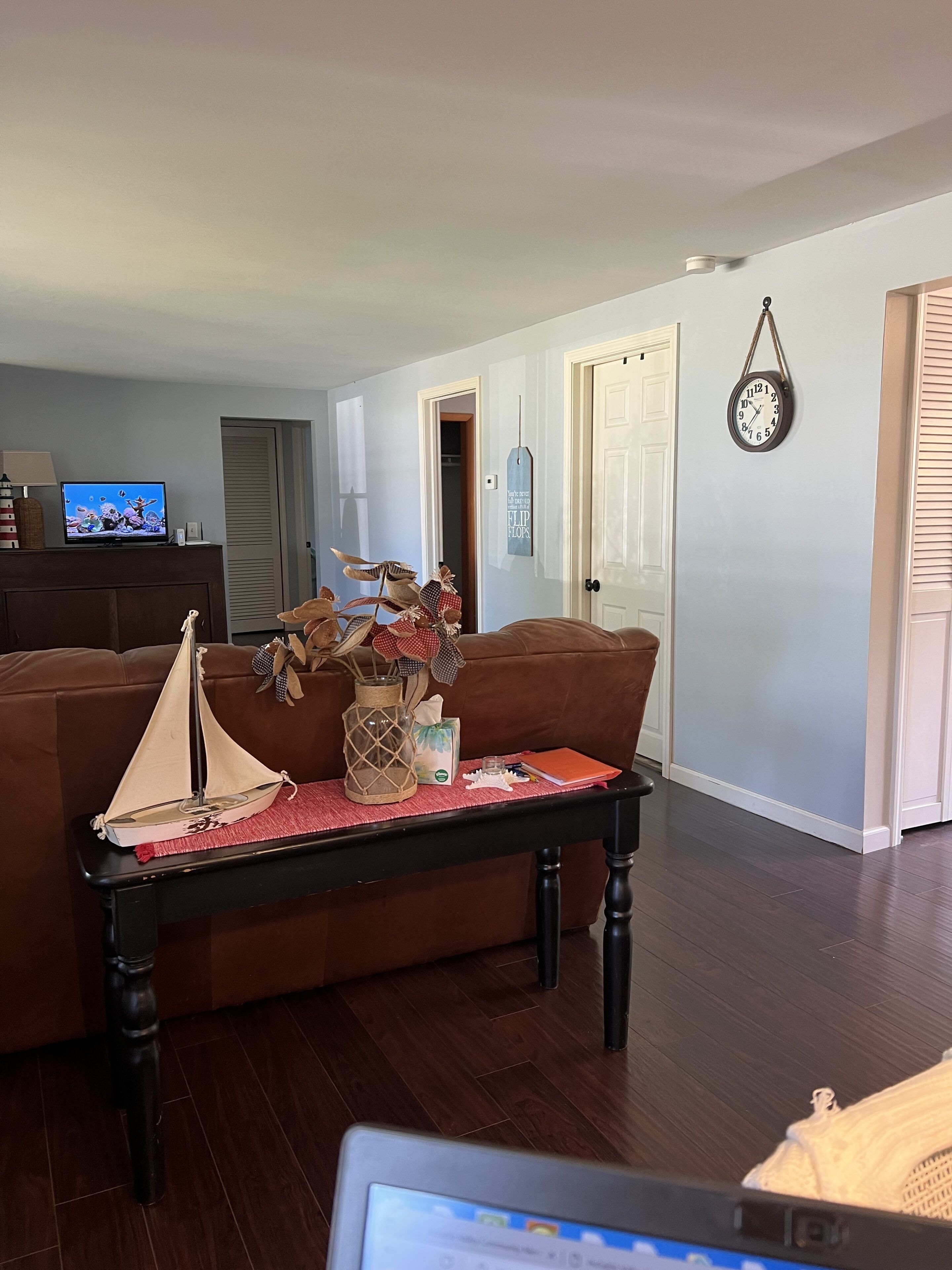 Cozy home with Lake Huron beach access!  Your vacation awaits you!