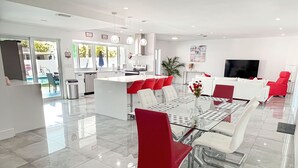 Unclassified image, 2 of 18, button - ~Beautiful Open Floor Plan heated Pool Villa~ (Hollywood)