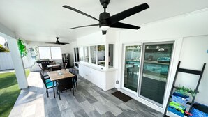 Unclassified image, 4 of 18, button - ~Beautiful Open Floor Plan heated Pool Villa~ (Hollywood)