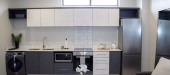 Contemporary - Clean & Comfortable Apartment 