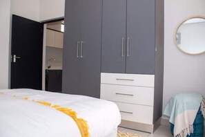 WiFi - Contemporary - Clean & Comfortable Apartment (Pretoria)