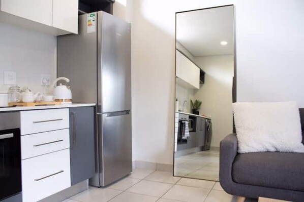Interior - Contemporary - Clean & Comfortable Apartment (Pretoria)