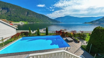 Piscine extérieure (ouverte en saison)