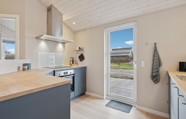 Kühlschrank, Mikrowelle, Geschirrspüler