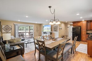 Interior - Huge Lakefront Yard, Private Dock - Amazing Views! (Versailles)