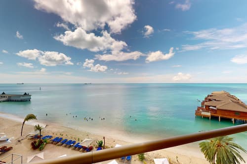 Luxury Presidential Beach front One Bedroom Suite Diamond Club | View from room