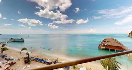 Royalton CHIC Antigua, An Autograph Collection All-Inclusive Resort – Adults Only