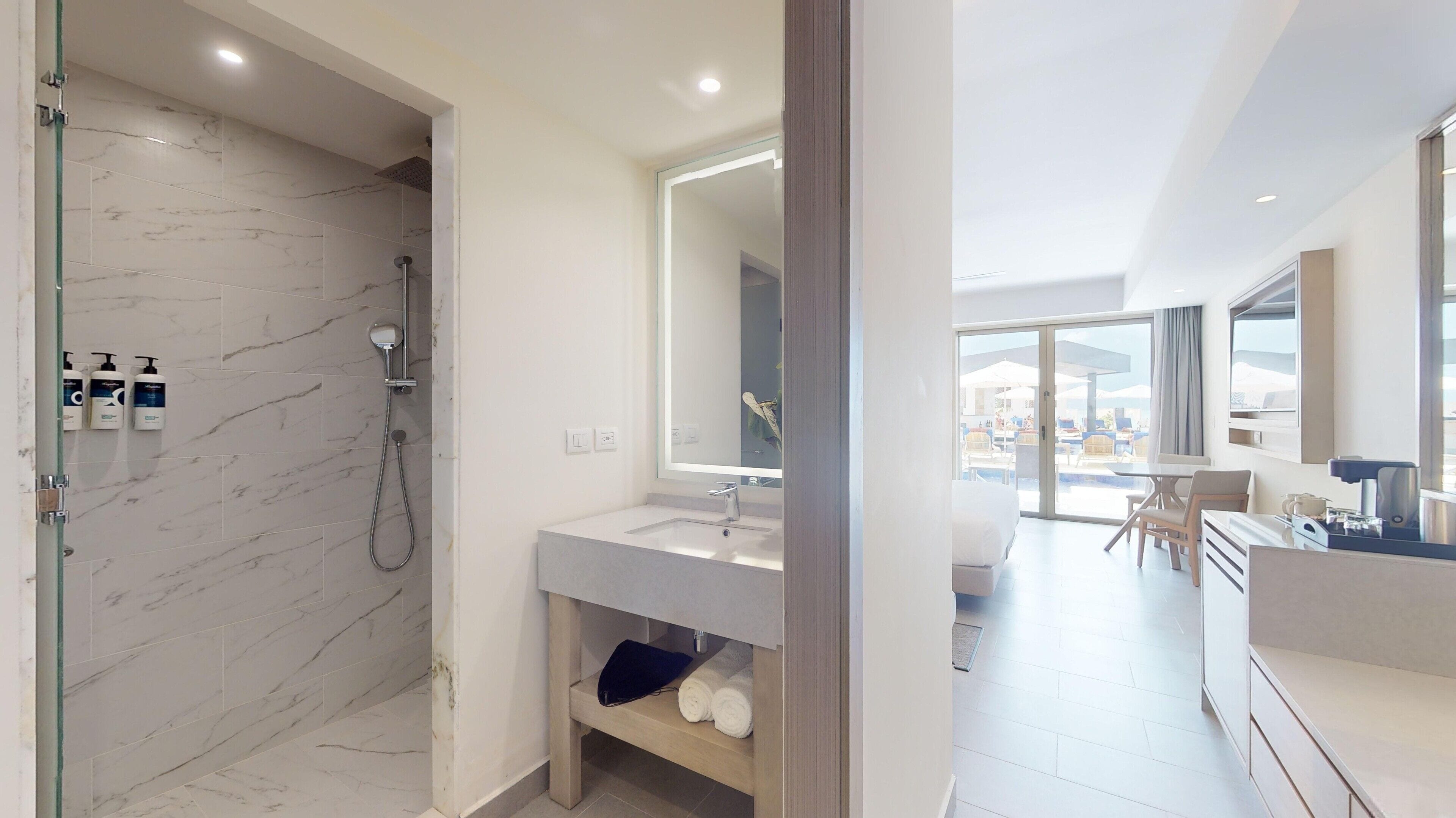 shower, rainfall showerhead, free toiletries, hair dryer