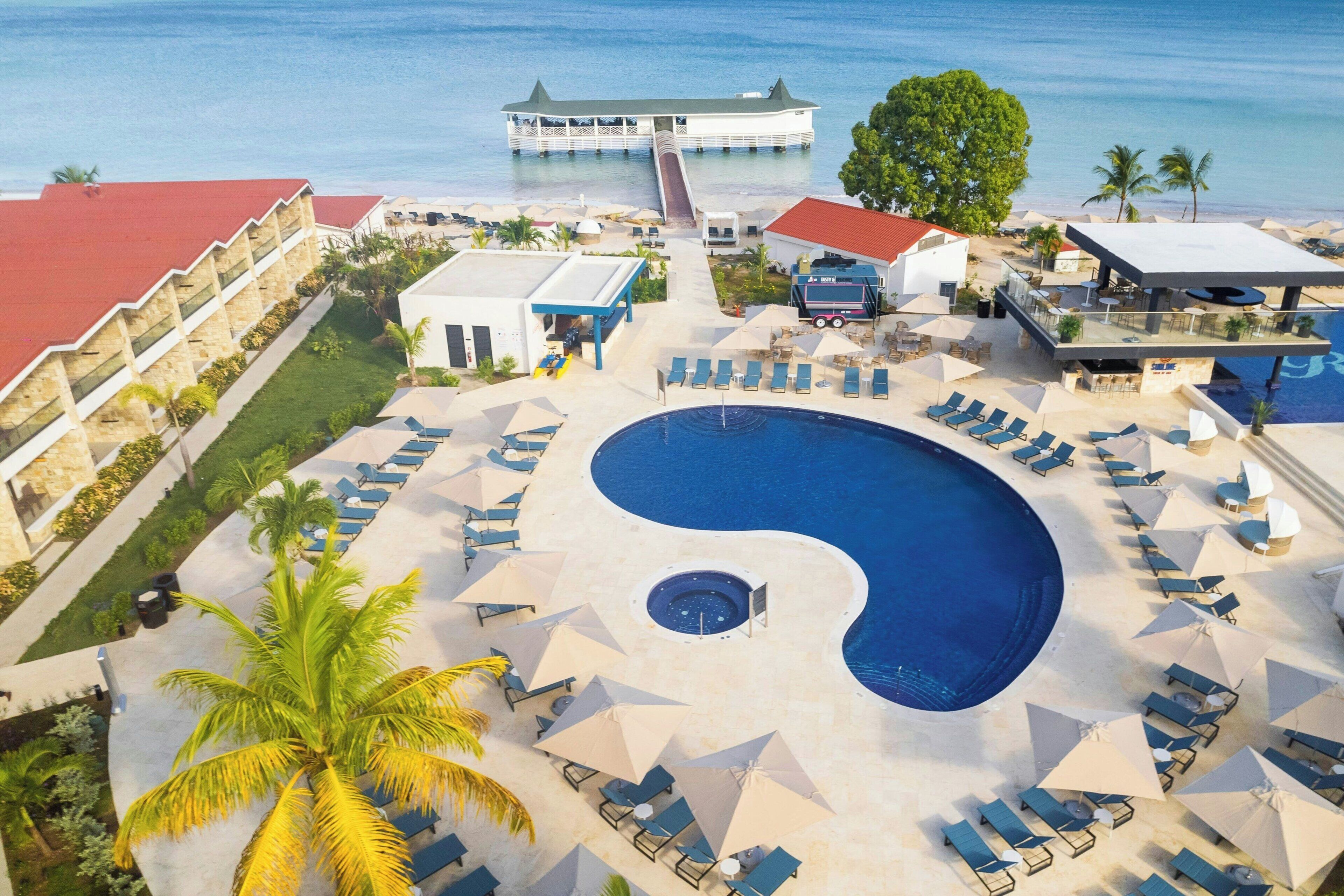 2 piscinas al aire libre