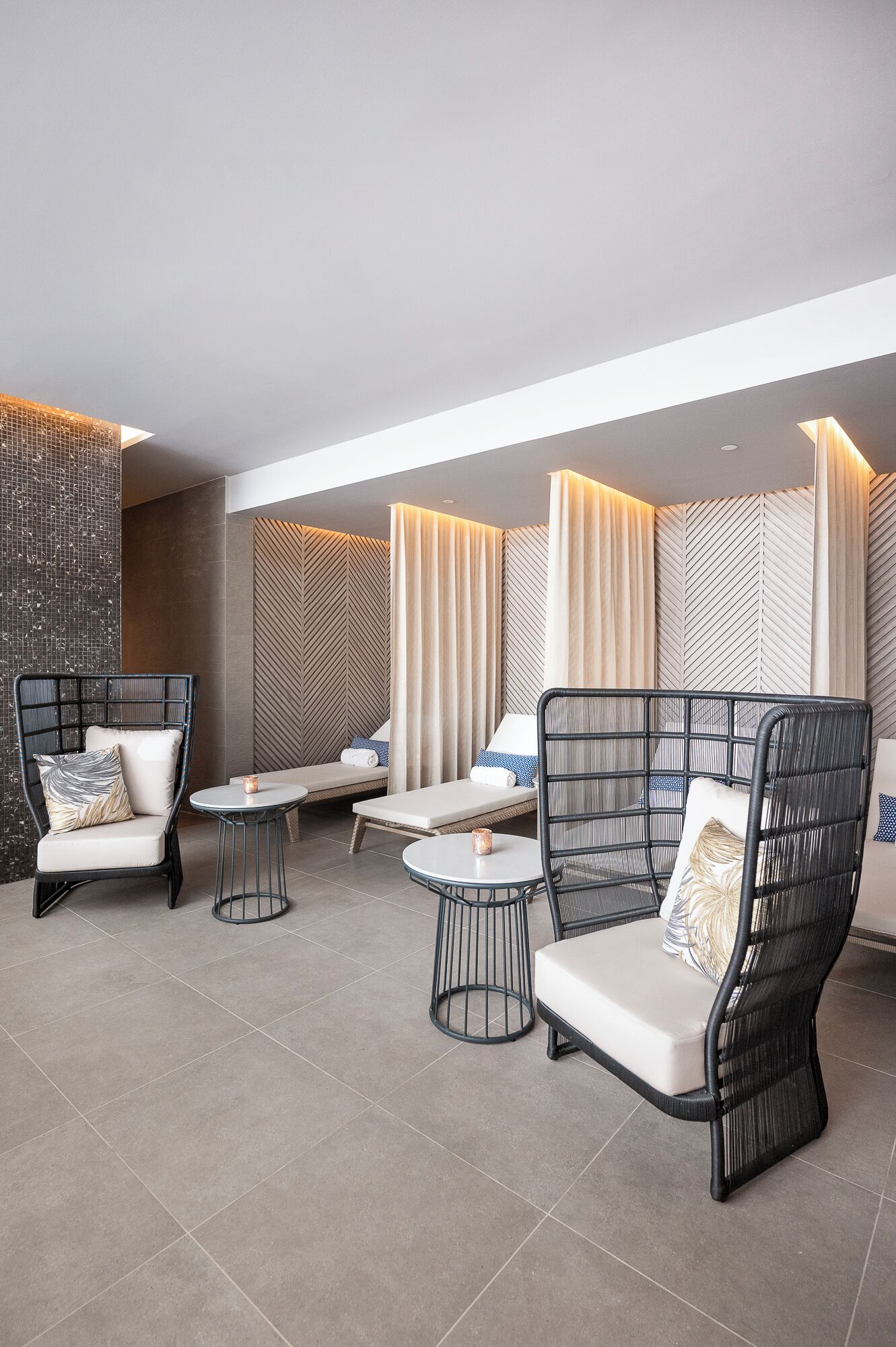 body treatments, hydrotherapy, aromatherapy, hot stone massages