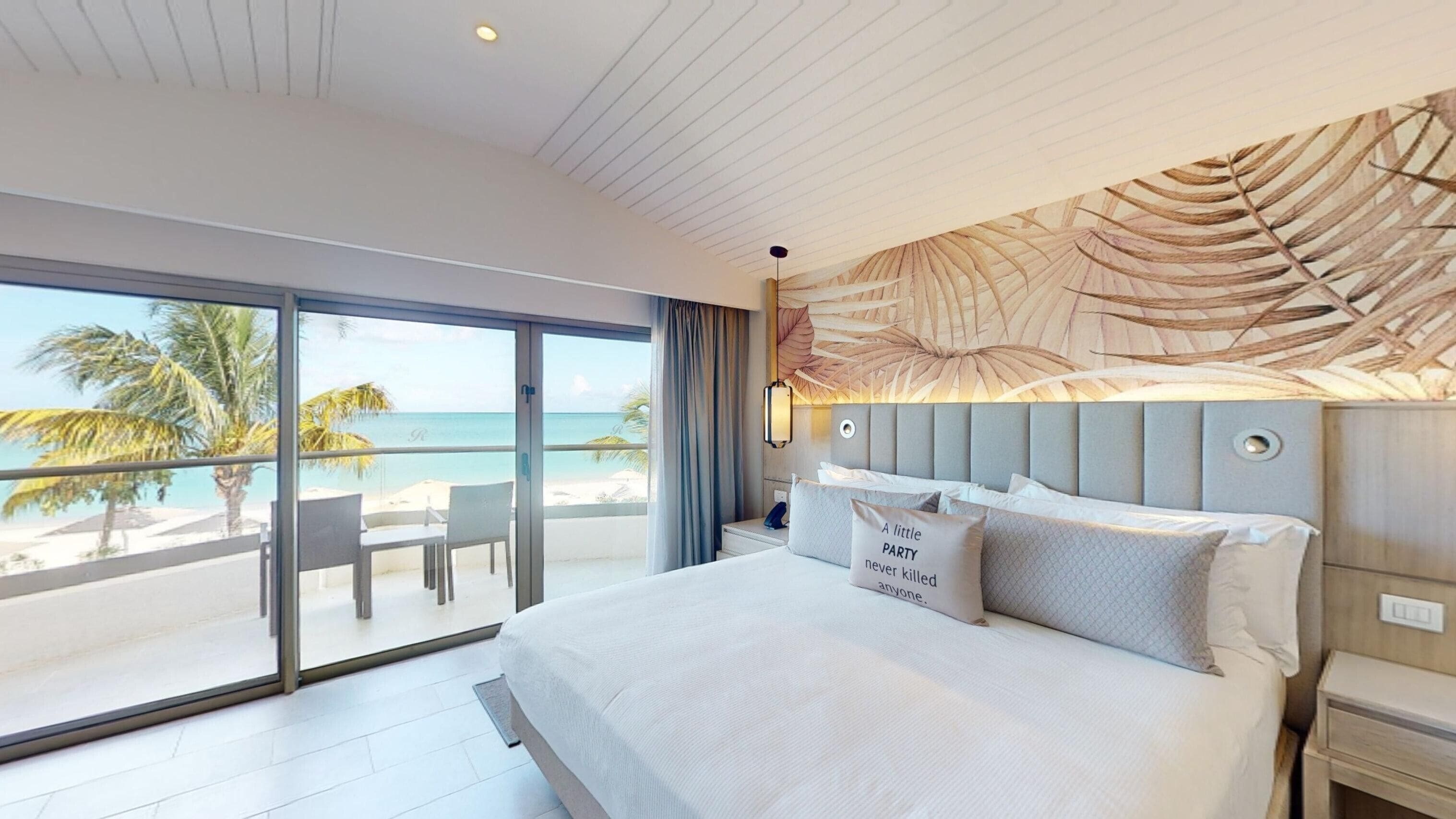 luxury presidential ocean front one bedroom suite diamond club | premium bedding, free minibar, in-room safe, individually decorated