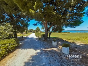 Property grounds - Natural Escape: Air-Conditioned T2 BIS, Pools, and Private Estate in Fitou! (Fitou)