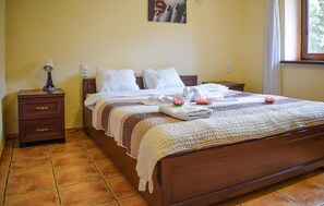 1 bedroom, free WiFi, bed sheets