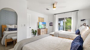 5 bedrooms, desk, iron/ironing board, travel cot