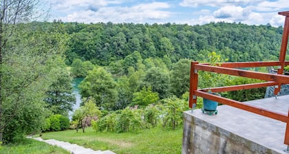 Belle maison avec 1 chambre Ă Duga Resa