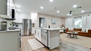 Fridge, microwave, oven, stovetop - Resort Home Near Beach + Pool + Golf + Pickleball (Sarasota)