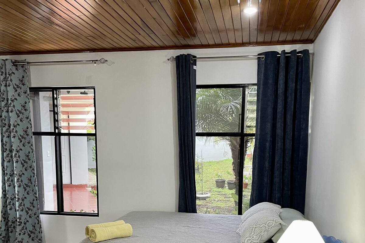 Economy Double Room | 1 bedroom, individually decorated, individually furnished, desk