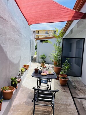 Standard Apartment, 1 Double Bed | Courtyard view