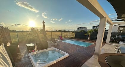 Villa Moderne Avec Piscine et Jacuzzi