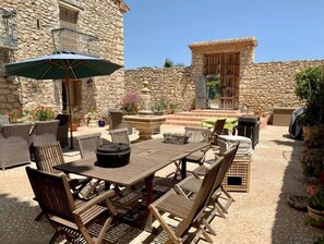Outdoor dining - Private Room & Bathroom in Historic Country Estate (Teulada)