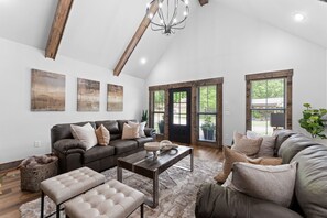 Smart TV, fireplace - Swimming Hole Buffalo River Hot Tub (Marshall)