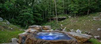 Winter Discount Hot Tub, Firepit by Buffalo River