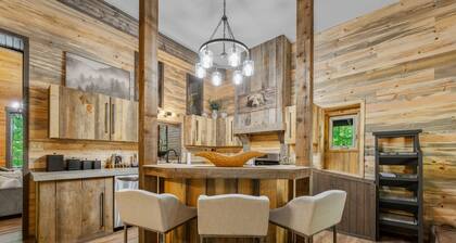 Lux Family Lodge Boulder H/T Near Buffalo River