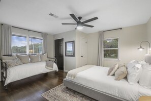 3 habitaciones, tabla de planchar con plancha y wifi gratis