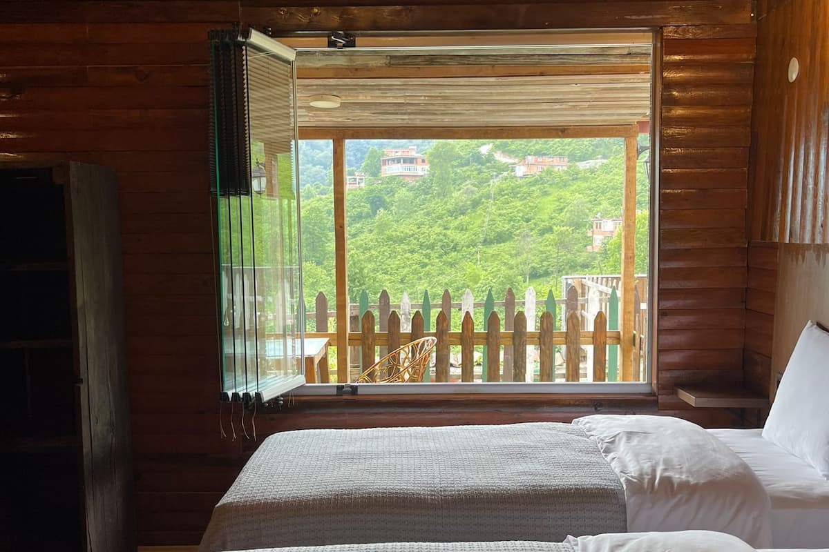 Economy Room, Non Smoking, Mountain View | Premium bedding, individually decorated, individually furnished, desk