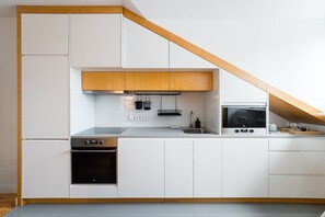 冰箱、微波炉、烤箱、洗碗机